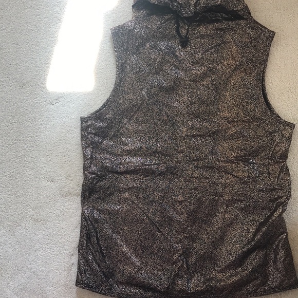 Fabletics top metallic bronzey copper tank top. EUC - Picture 10 of 11